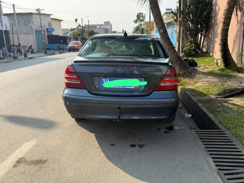 Location de Mercedes Kompressor sur Abidjan