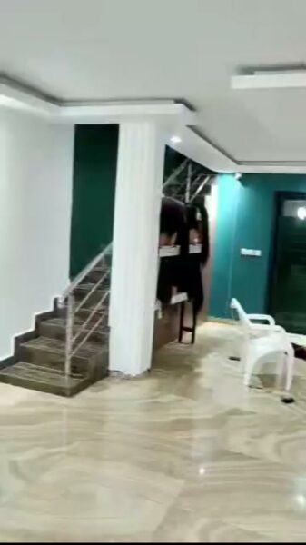 Location d'une Villa duplex de 5 pièces sur Yopougon Mamie Adjoua