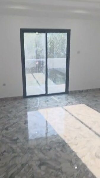 Location d'un appartement 2 pièces sur Bimbresso