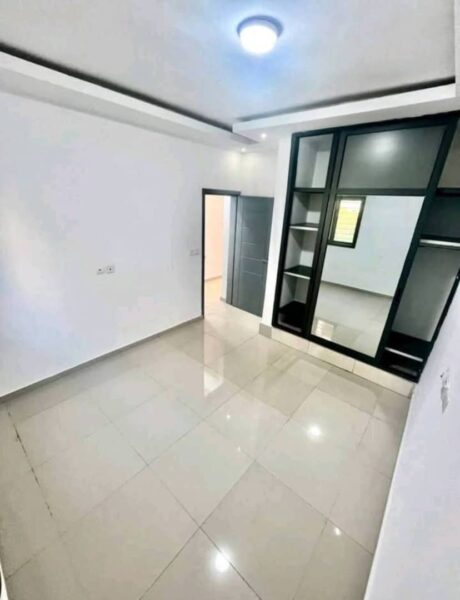 Location d'un appartement 2 pièce haut standing sur M'badon