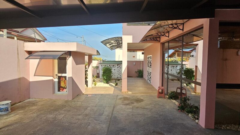 Location d'une Villa duplex de 8 pièces sur Angré