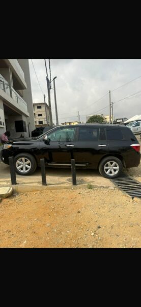 Location de SUV Toyota RAV4 sur Abidjan