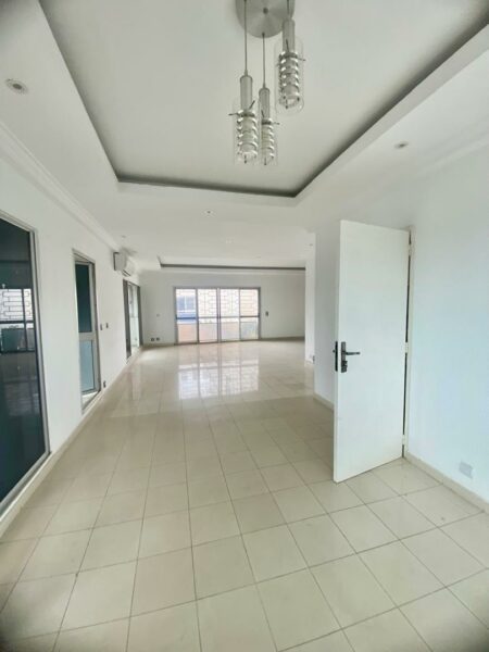 Location d'un appartement de 4 pièces sur Marcory