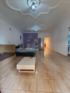 Location d'un studio meublé sur Faya