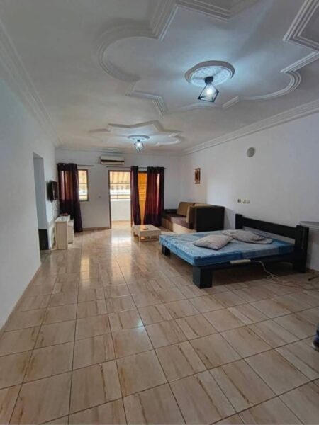 Location d'un studio meublé sur Faya