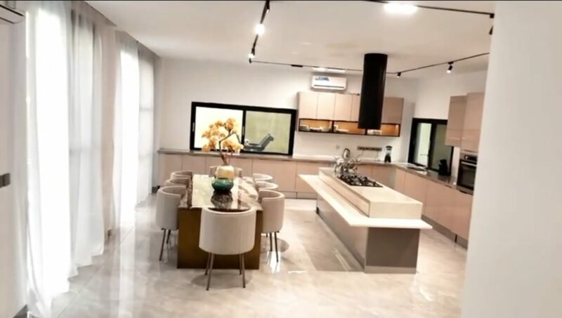 Location d'une Villa Triplex de haut standing sur M'badon