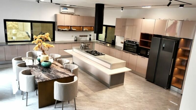 Location d'une Villa Triplex de haut standing sur M'badon