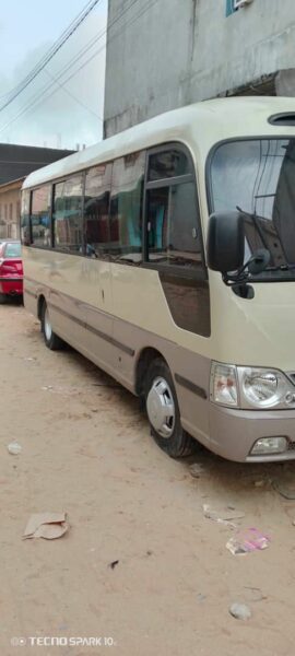 Location de Mini Bus Hyundai sur Abidjan