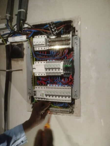 Electricien professionnel à vôtre service