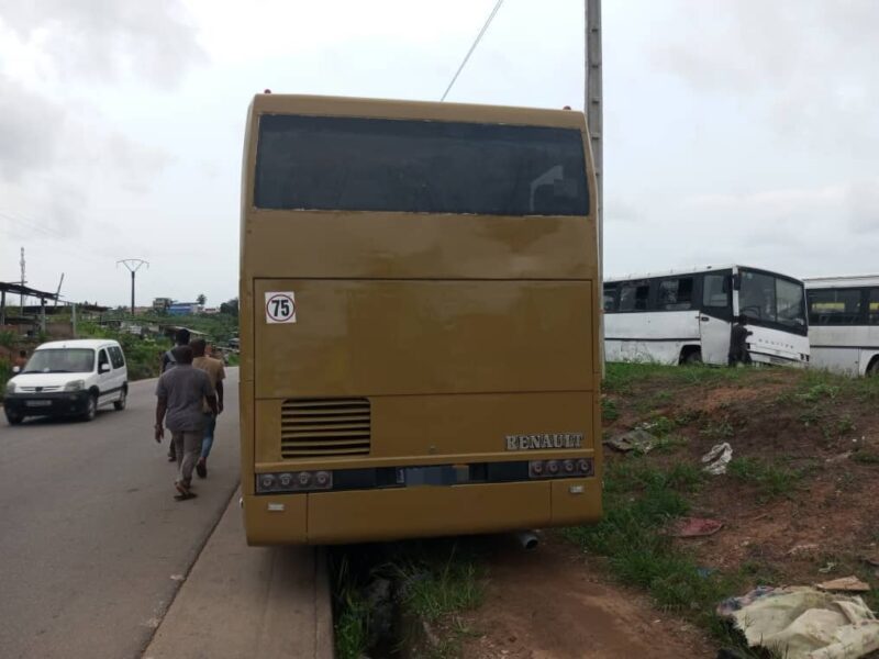Location de car non climatisé de 60 places sur Abidjan