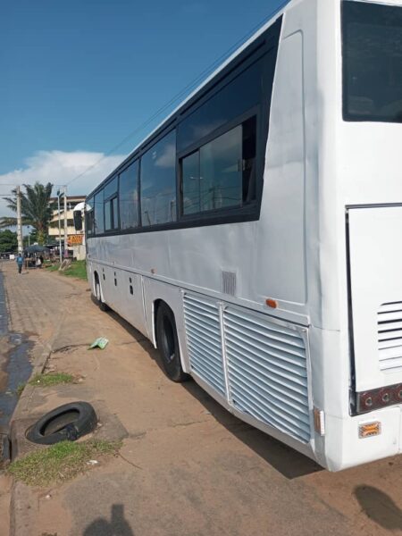 Location de car non climatisé sur Abidjan
