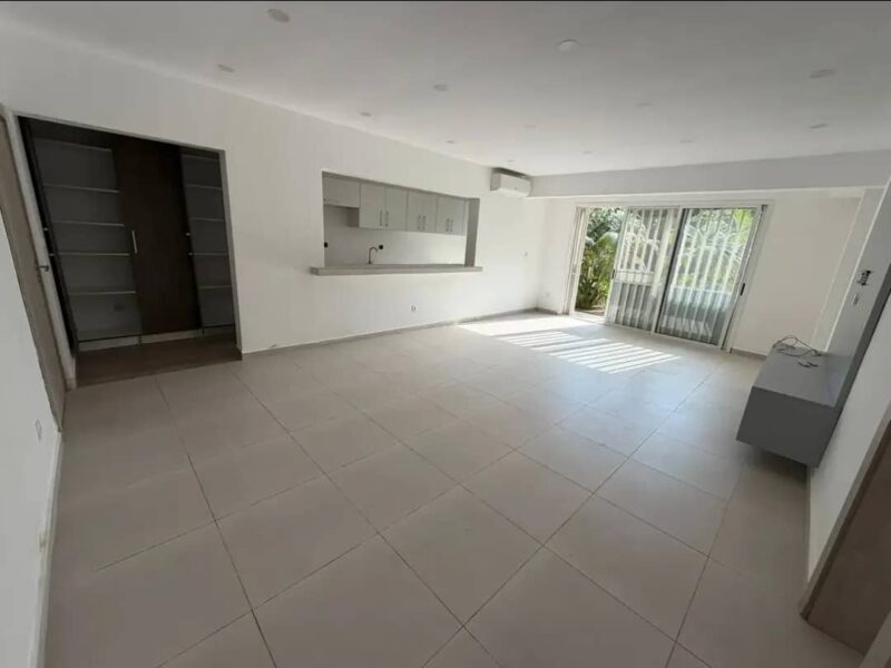 Location d'un appartement de 2 pièces sur Marcory Zone 4