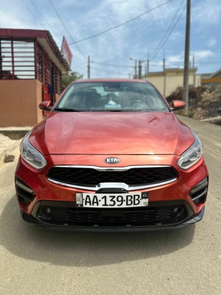 Location de KIA cerato sur Abidjan