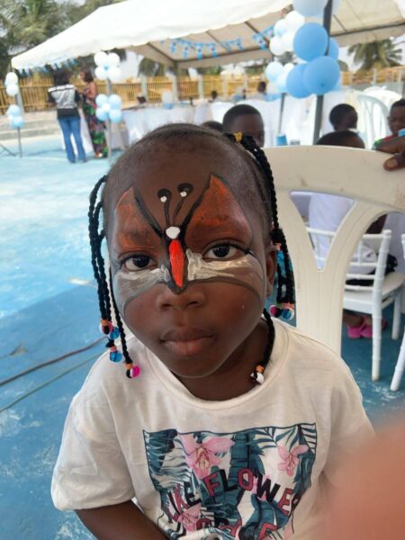 Maquilleur professionnel pour enfants à vôtre service