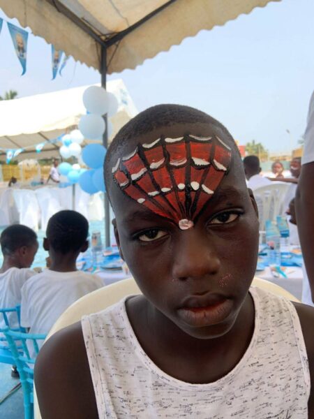 Maquilleur professionnel pour enfants à vôtre service