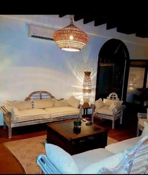 Location d'une superbe villa de 6 pièces sur Assinie