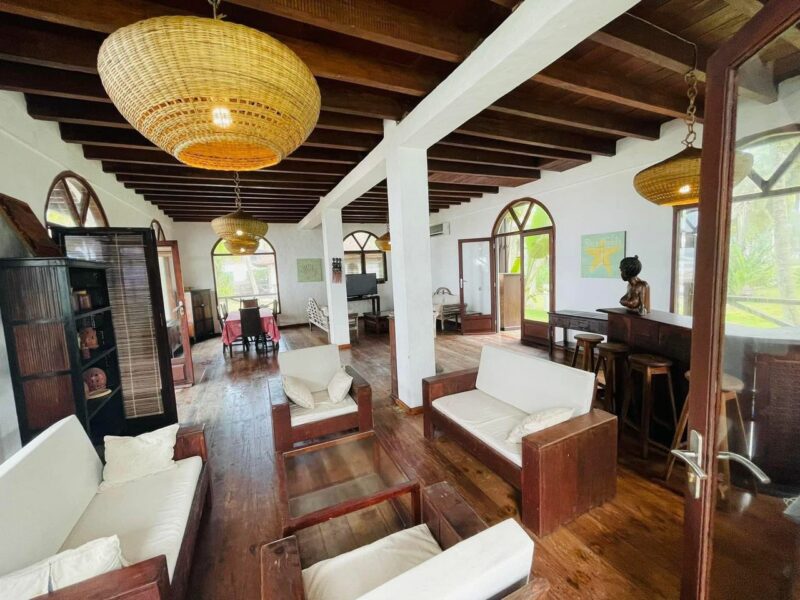 Location d'une superbe villa de 6 pièces sur Assinie