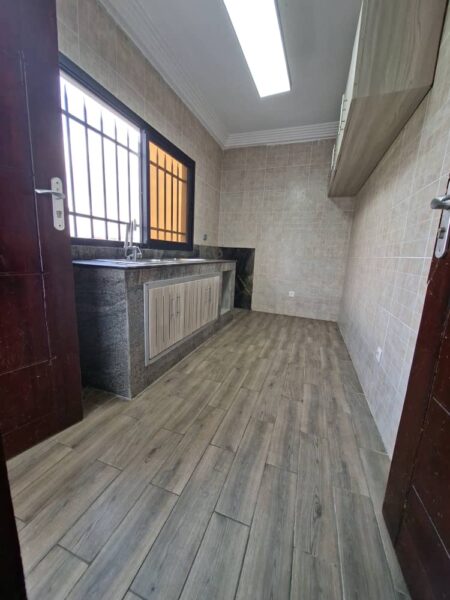 Location d'un appartement de 3 pièces sur Cocody