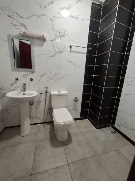 Location d'un appartement de 3 pièces sur Cocody