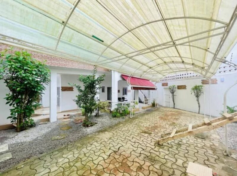 Location d'un duplex de haut standing sur Faya