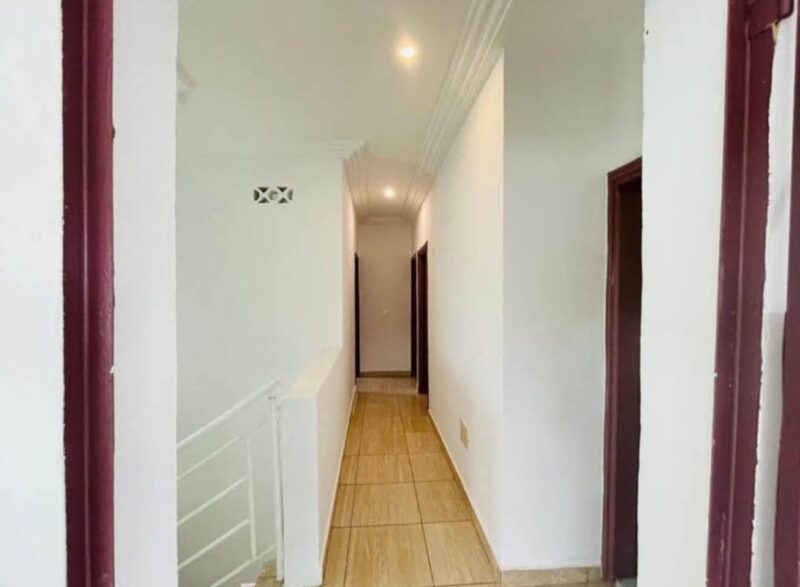 Location d'un duplex de haut standing sur Faya