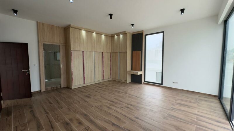 Location d'un triplex de 6 pièces haut standing