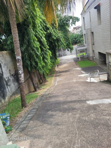 Location d'une Villa Duplex de 16 pièces sur Deux plateaux