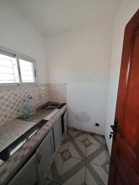 Location d'un appartement de 2 pièces sur Yopougon