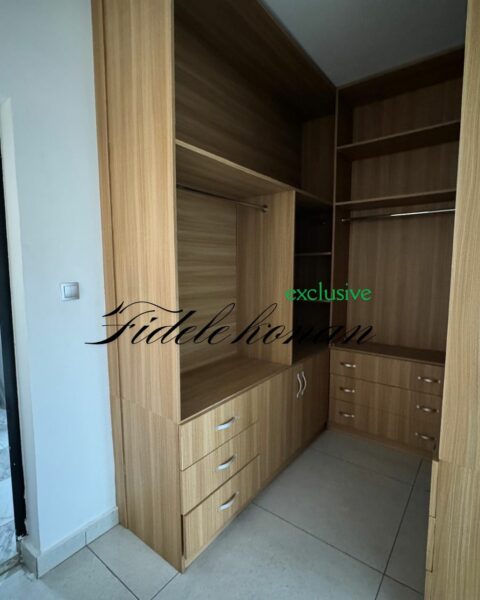 Location d'un appartement de 4 pièces haut standing sur M'badon