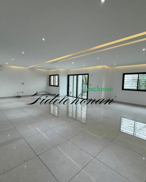 Location d'un appartement de 4 pièces haut standing sur M'badon