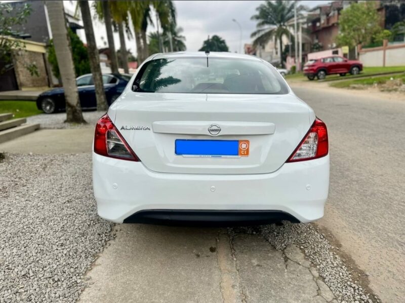 Location d'une Nissan Almera