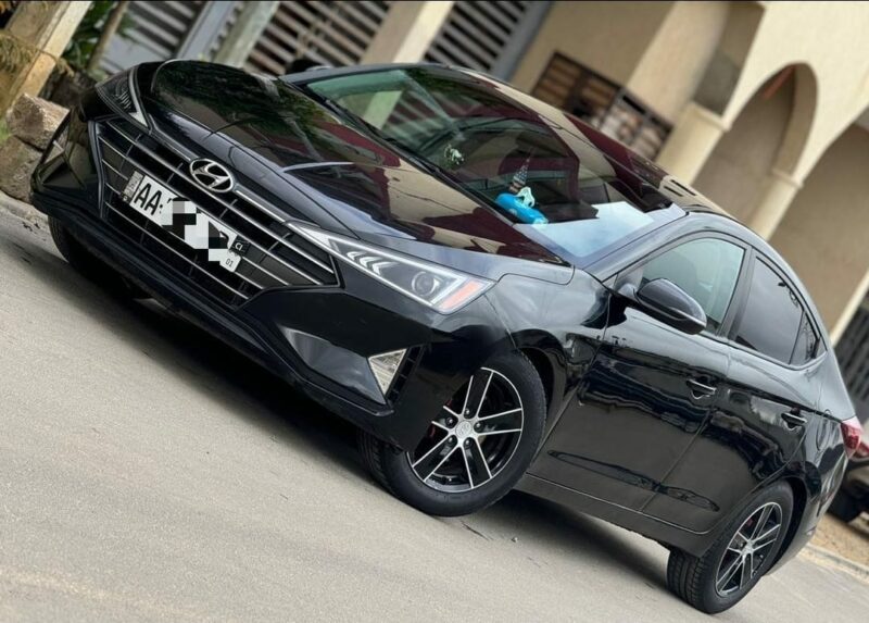 Location d'une berline Hyundai Elantra