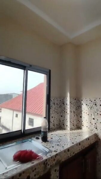 Location d'un appartement de 2 pièces sur Yopougon Azito