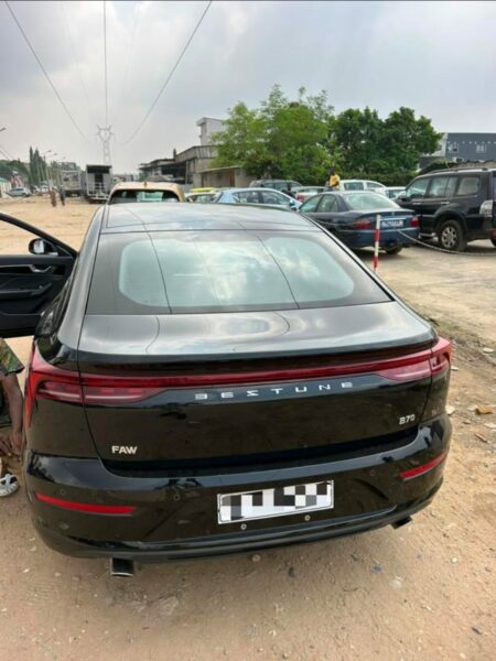 Location de berline Bestune