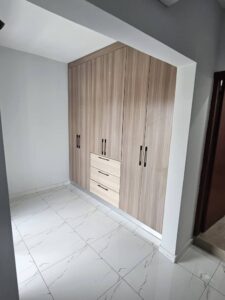 Location de villa duplex de 5 pièces sur Riviera 3