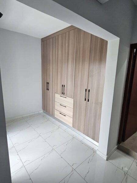 Location de villa duplex de 5 pièces sur Riviera 3