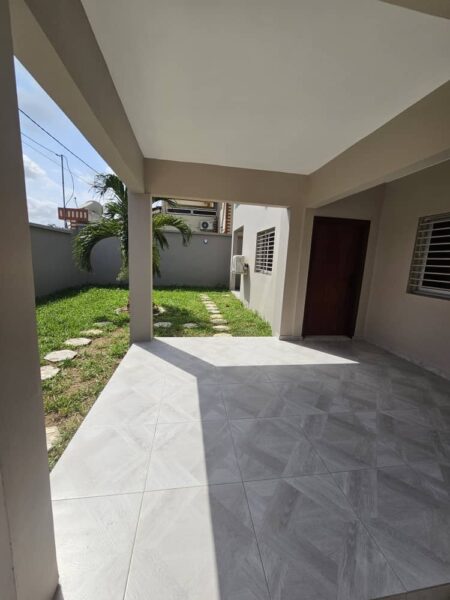 Location de villa duplex de 5 pièces sur Riviera 3