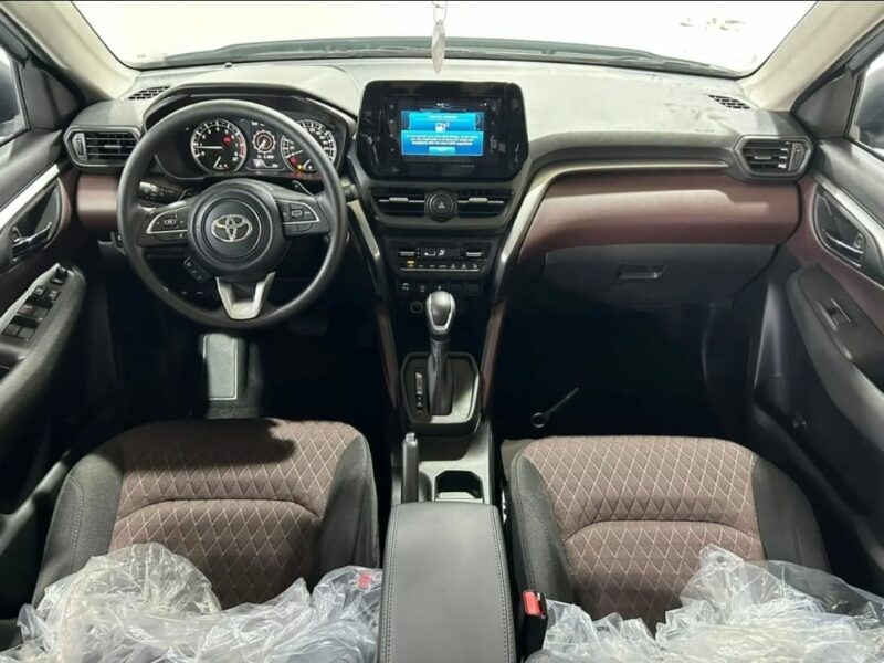 Location d'une Urban Cruiser sur Abidjan