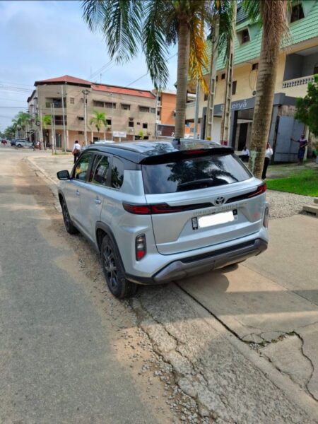 Location d'une Urban Cruiser sur Abidjan
