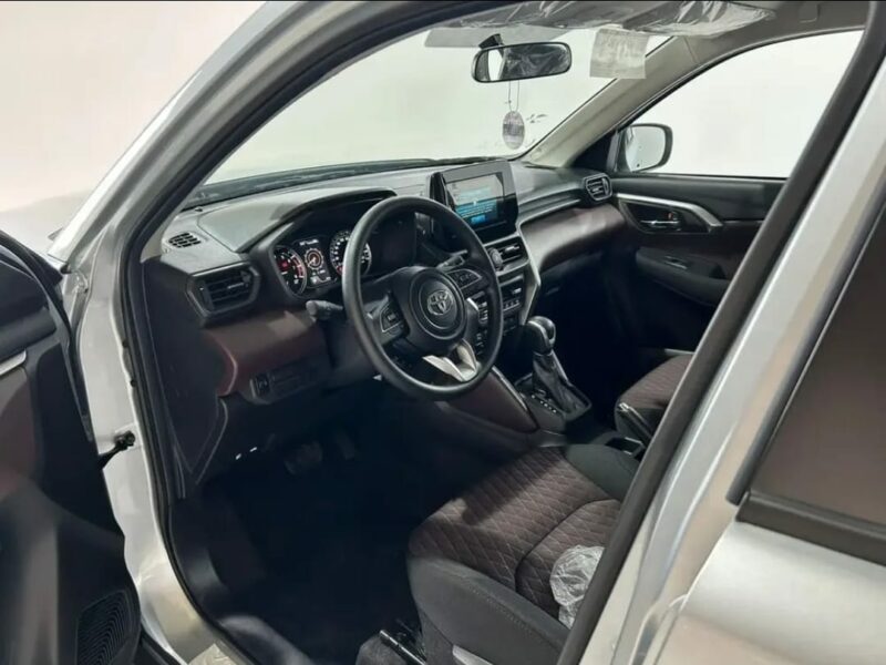 Location d'une Urban Cruiser sur Abidjan