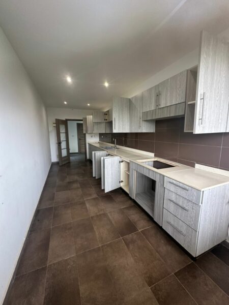 Location d'un appartement de 4 pièces sur M'badon