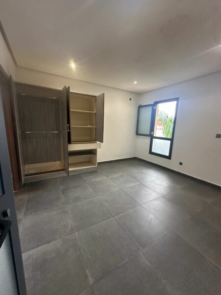 Location d'un appartement de 4 pièces sur M'badon