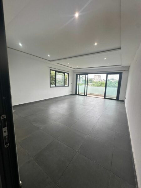 Location d'un appartement de 4 pièces sur M'badon