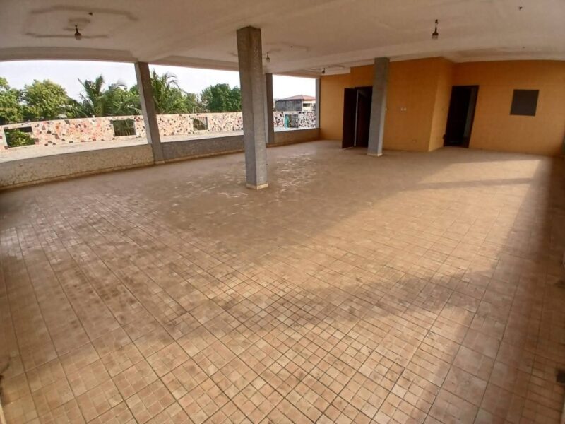 Location de duplex 12 pièces sur Faya