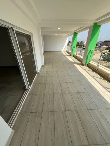 Location d'un appartement de 4 pièces sur Angré