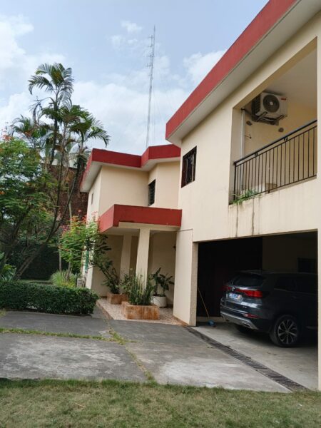 Location d'un duplex de 10 pièces sur Abidjan