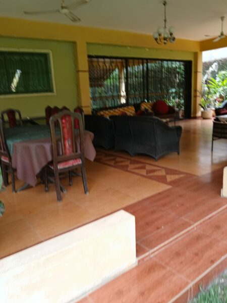 Location d'un duplex de 10 pièces sur Abidjan