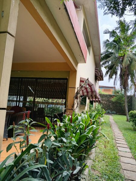 Location d'un duplex de 10 pièces sur Abidjan