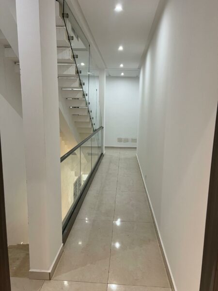 Location d'un triplex de 10 pièces sur M'badon