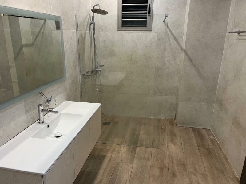 Location d'un triplex de 10 pièces sur M'badon